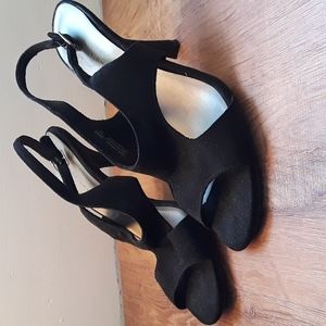 EUC Predictions 4" Suede sandals